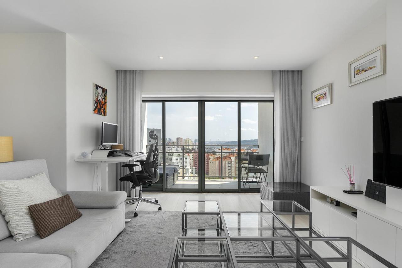 Whome Family Condo - Urban Retreat With Parking, Ac, Elevator In Great Location Lisboa Extérieur photo