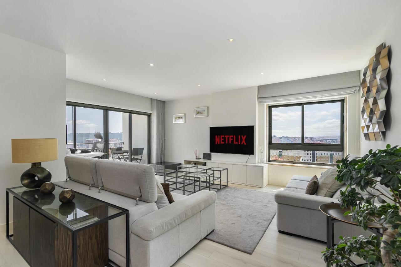 Whome Family Condo - Urban Retreat With Parking, Ac, Elevator In Great Location Lisboa Extérieur photo