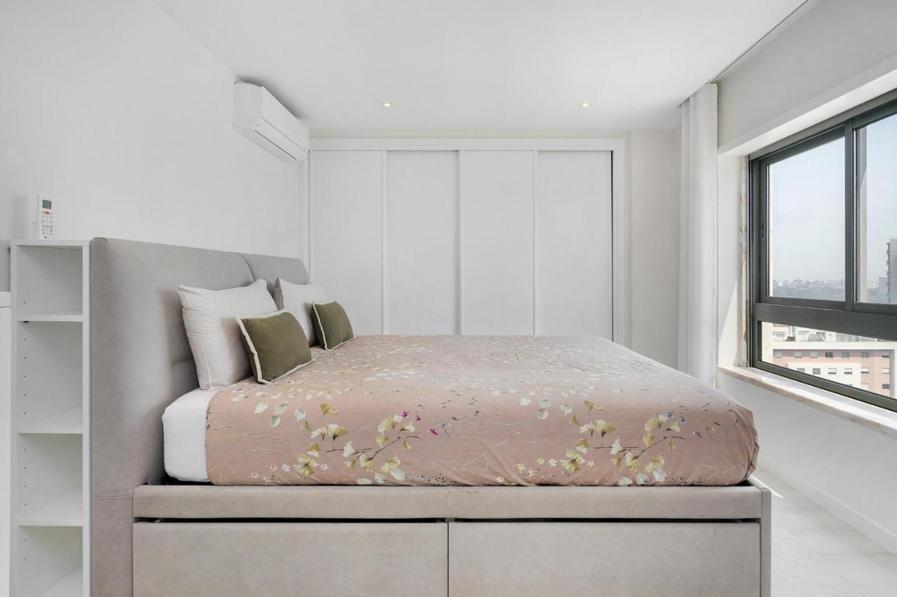 Whome Family Condo - Urban Retreat With Parking, Ac, Elevator In Great Location Lisboa Extérieur photo