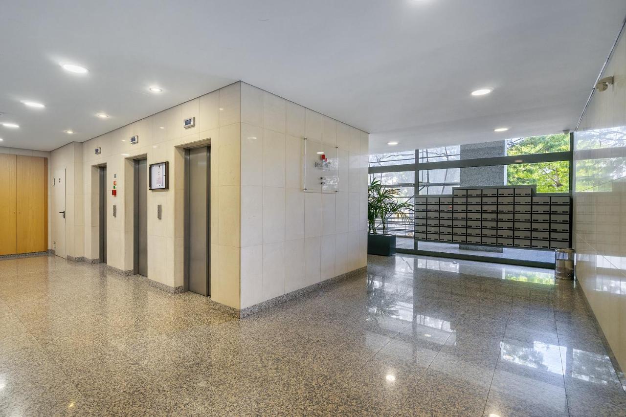 Whome Family Condo - Urban Retreat With Parking, Ac, Elevator In Great Location Lisboa Extérieur photo