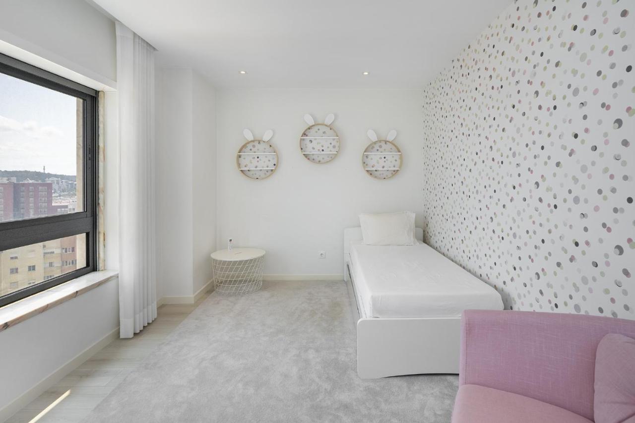 Whome Family Condo - Urban Retreat With Parking, Ac, Elevator In Great Location Lisboa Extérieur photo