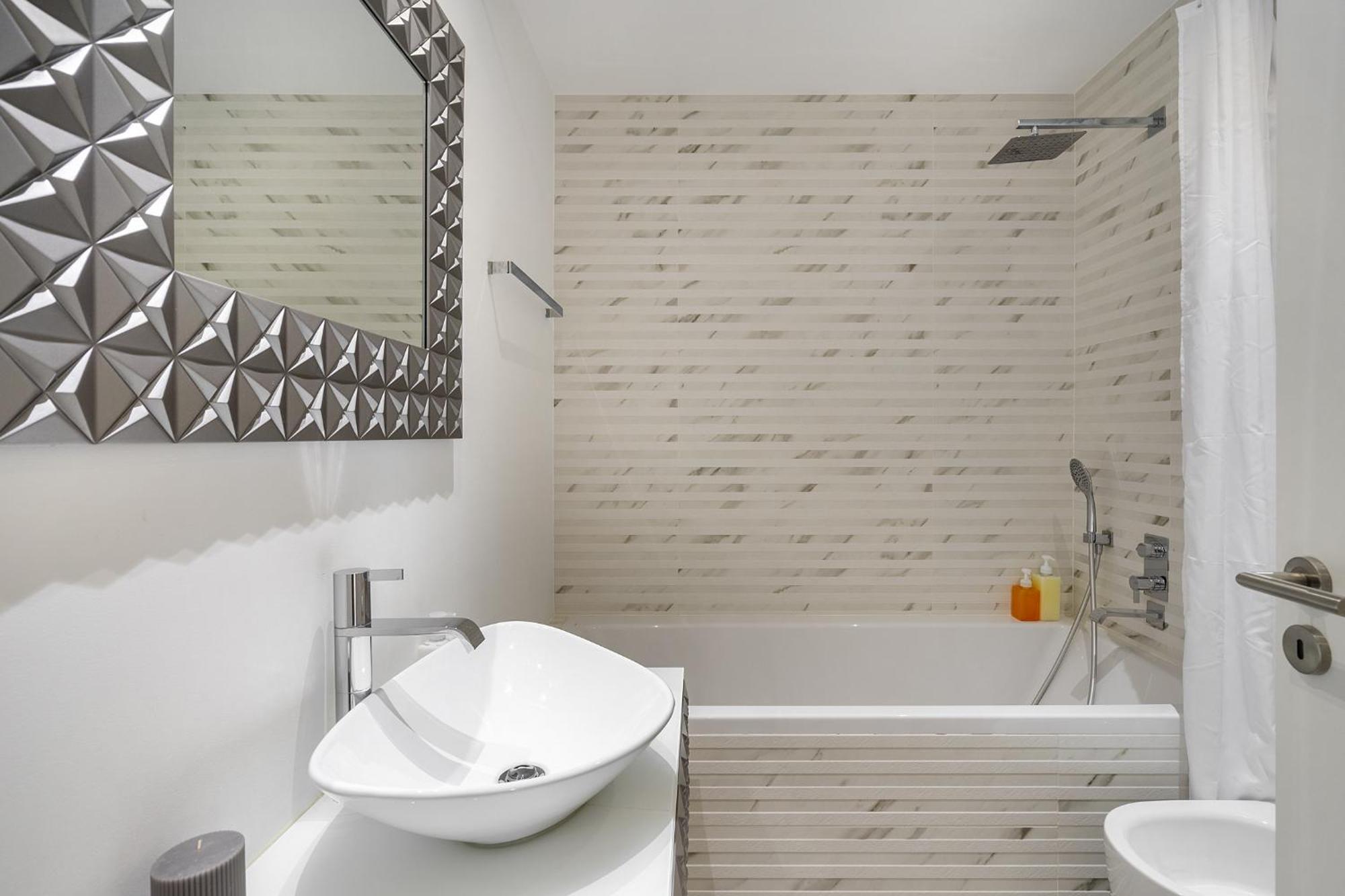 Whome Family Condo - Urban Retreat With Parking, Ac, Elevator In Great Location Lisboa Extérieur photo