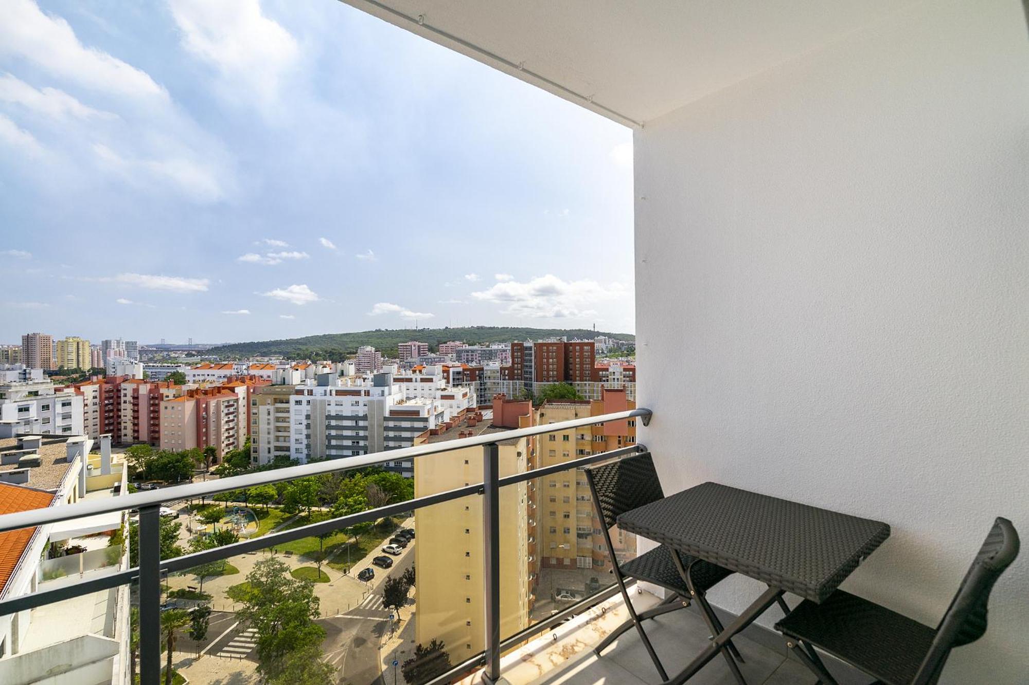 Whome Family Condo - Urban Retreat With Parking, Ac, Elevator In Great Location Lisboa Extérieur photo