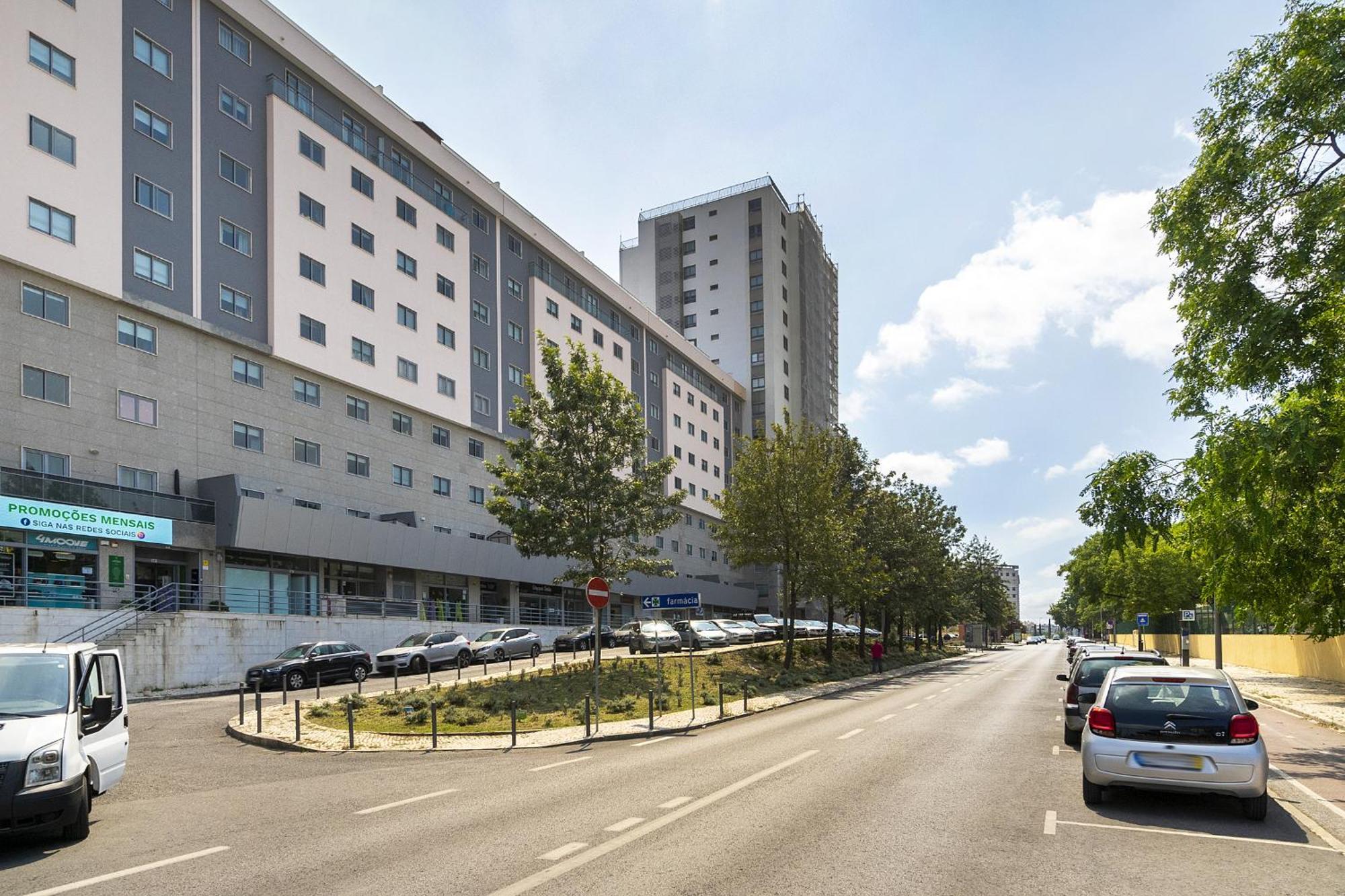 Whome Family Condo - Urban Retreat With Parking, Ac, Elevator In Great Location Lisboa Extérieur photo